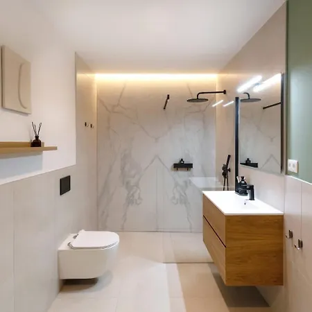 Stylish Ground Floor With Lots Of Comfort *